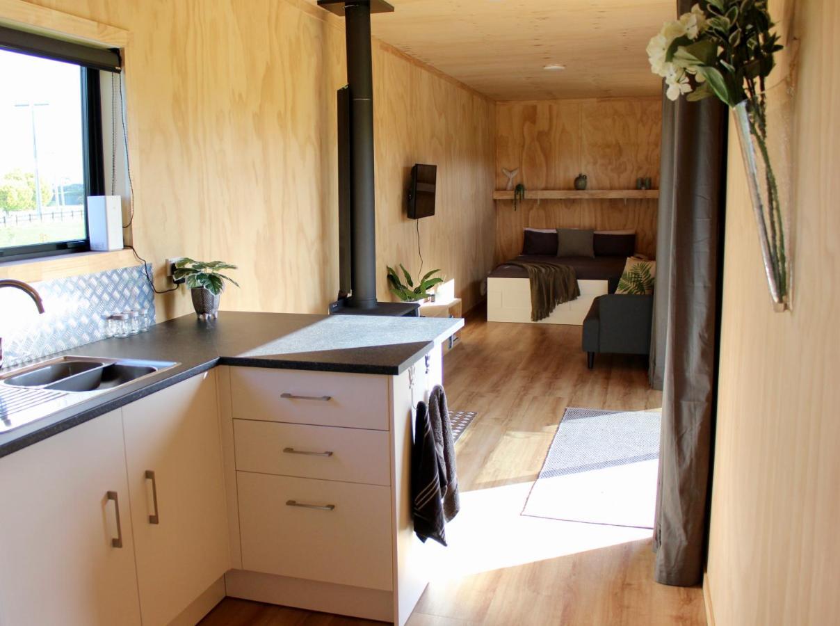 Luxury Container Cabin Masterton Exterior foto